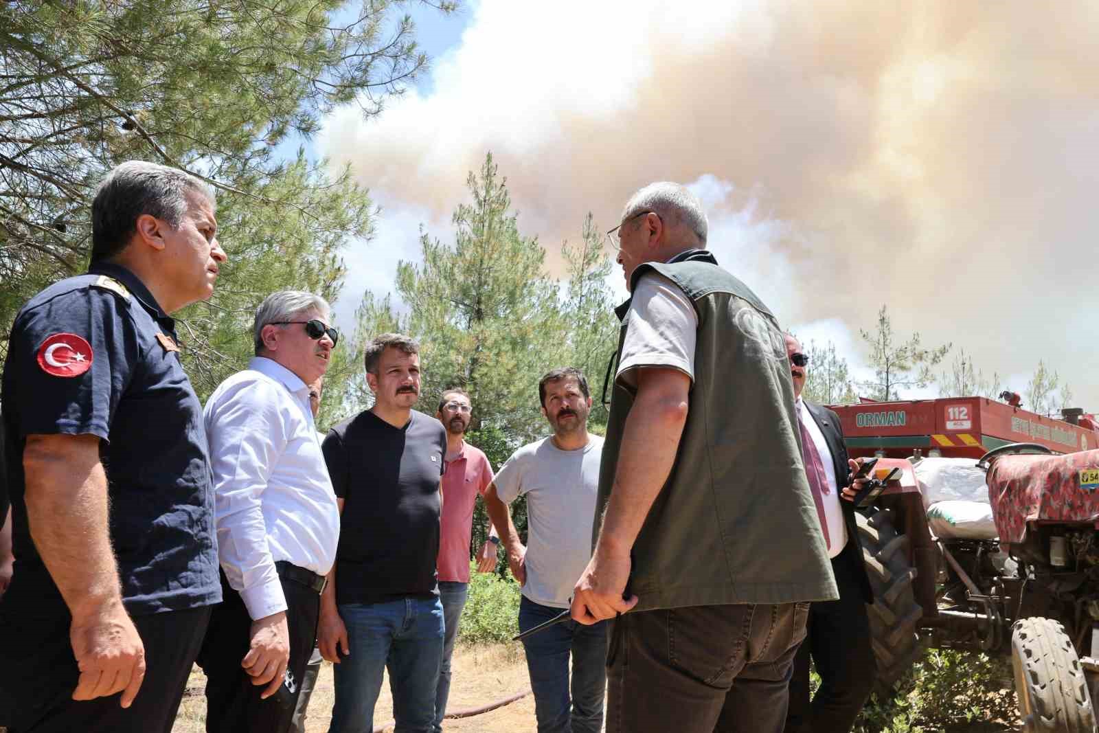 Sakarya’daki orman yangınında son durum: 2 mahallede tahliye işlemleri başladı 