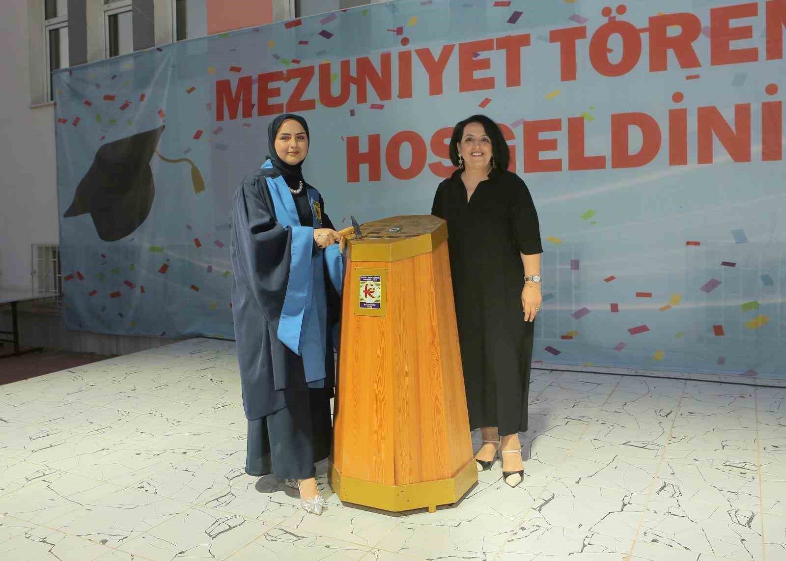 Balıkesir FEKAL’de mezuniyet sevinci 