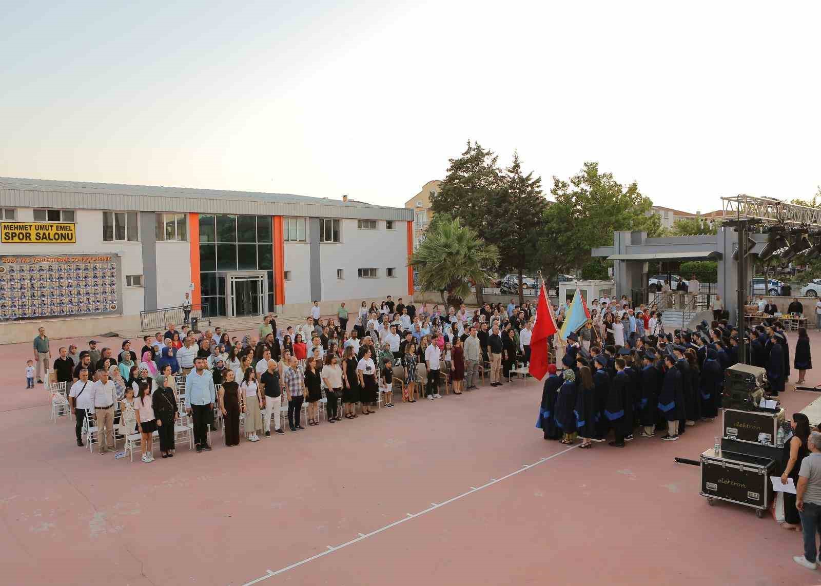 Balıkesir FEKAL’de mezuniyet sevinci 
