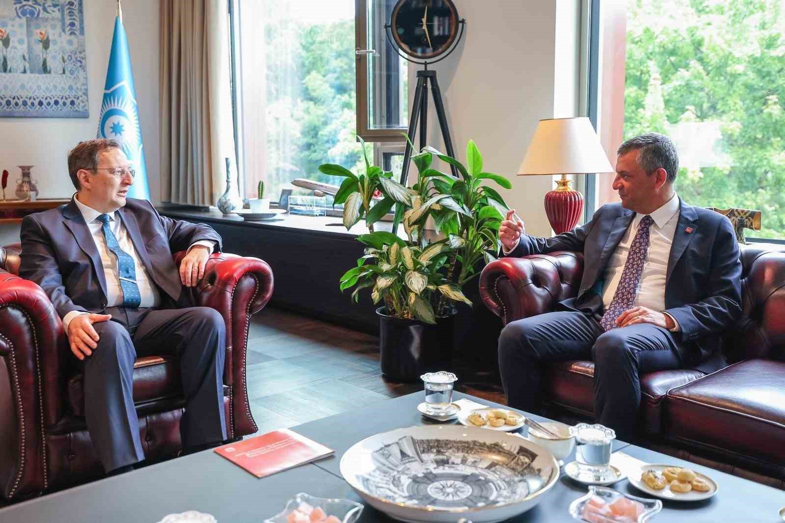 CHP Genel Başkanı Özel, Berlin Büyükelçisi Turan’ı ziyaret etti 