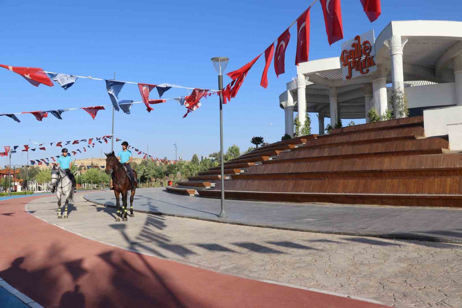 Gaziantep’te atlı jandarma birlikleri görev başında 