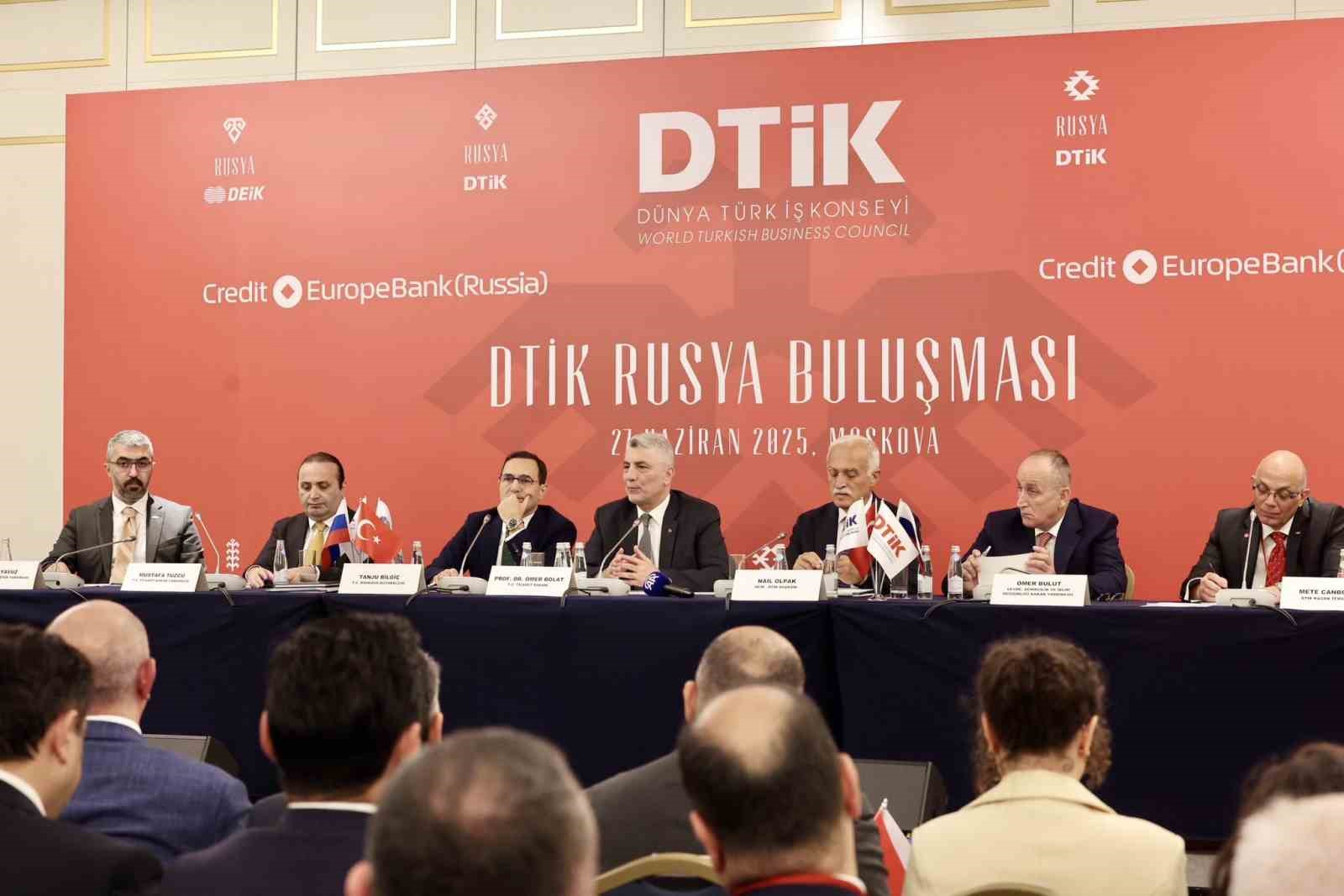 Bakan Bolat, Rusya’da Türk işadamlarıyla bir araya geldi 