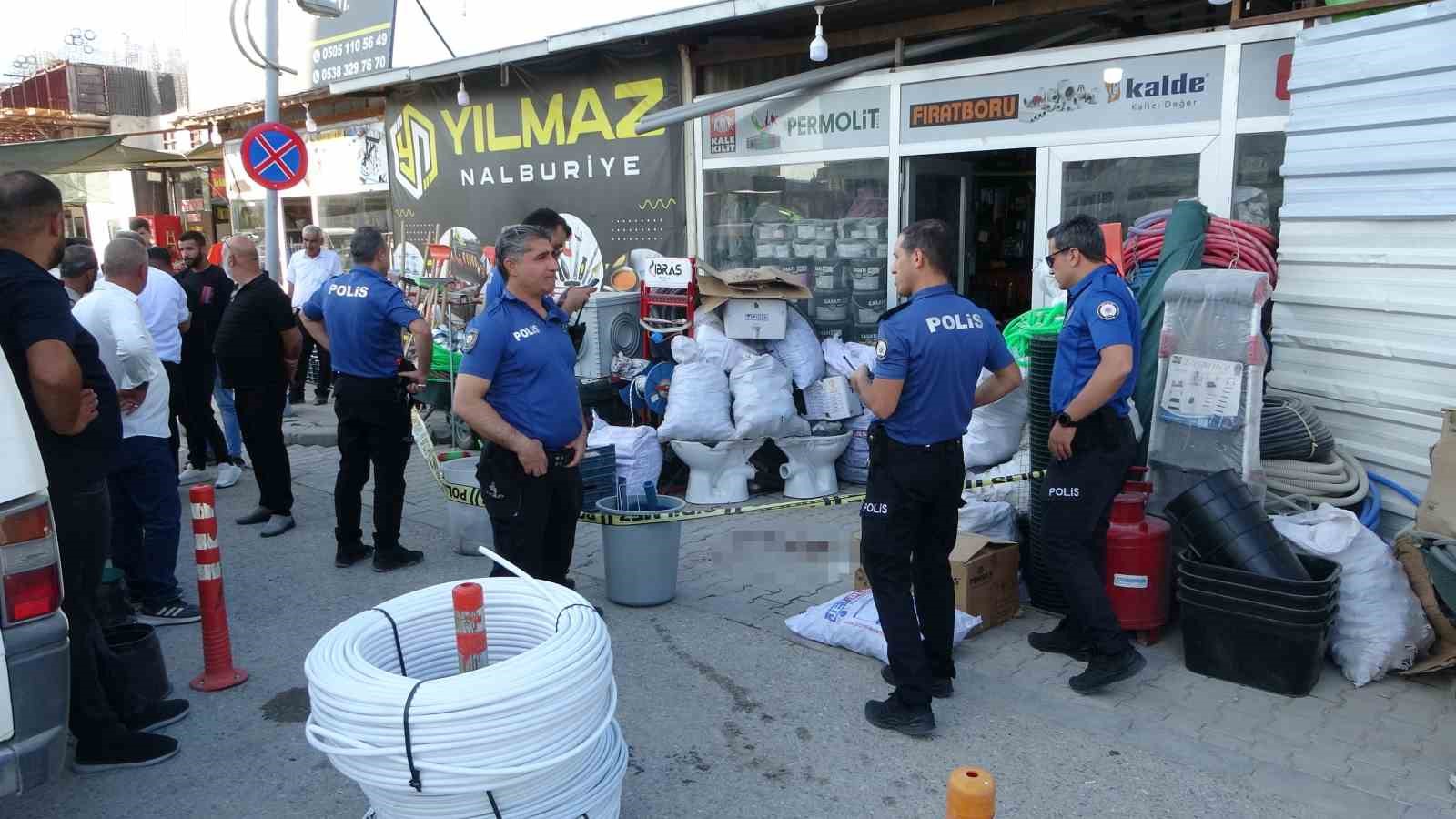 Kardeşlerin silahlı saldırısına uğrayan esnaf yaralandı 