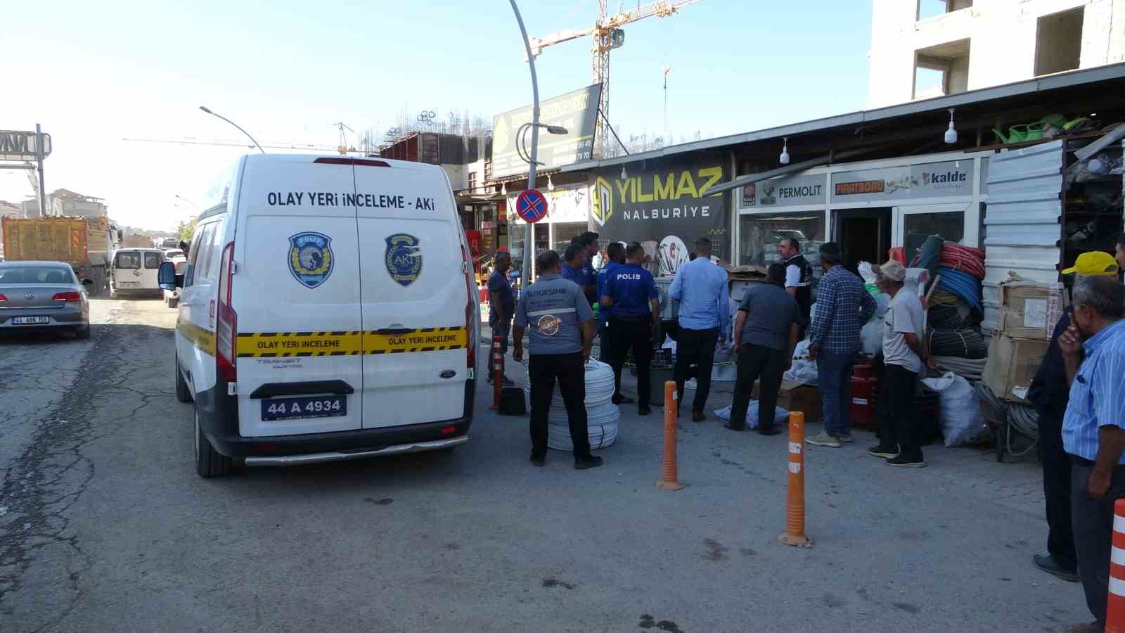 Kardeşlerin silahlı saldırısına uğrayan esnaf yaralandı 