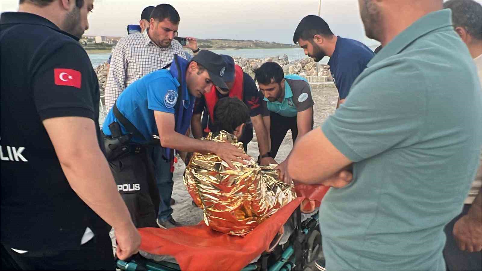 Van Gölü’nde akıntıya kapılan genç kurtarıldı 