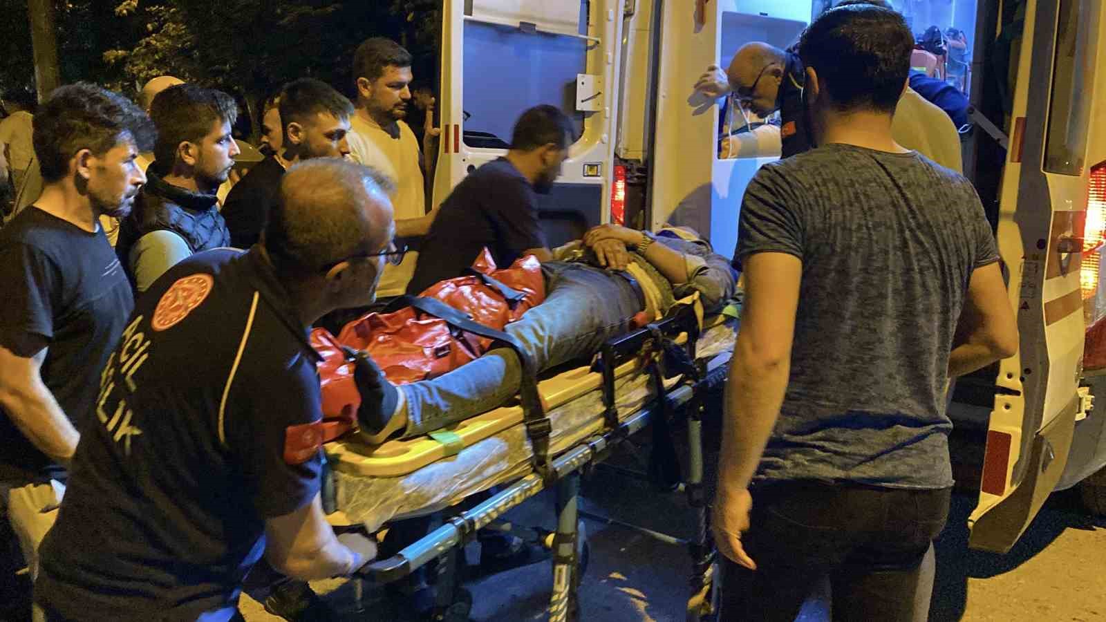 Otomobil ile motosiklet çarpıştı: 1 ağır yaralı 