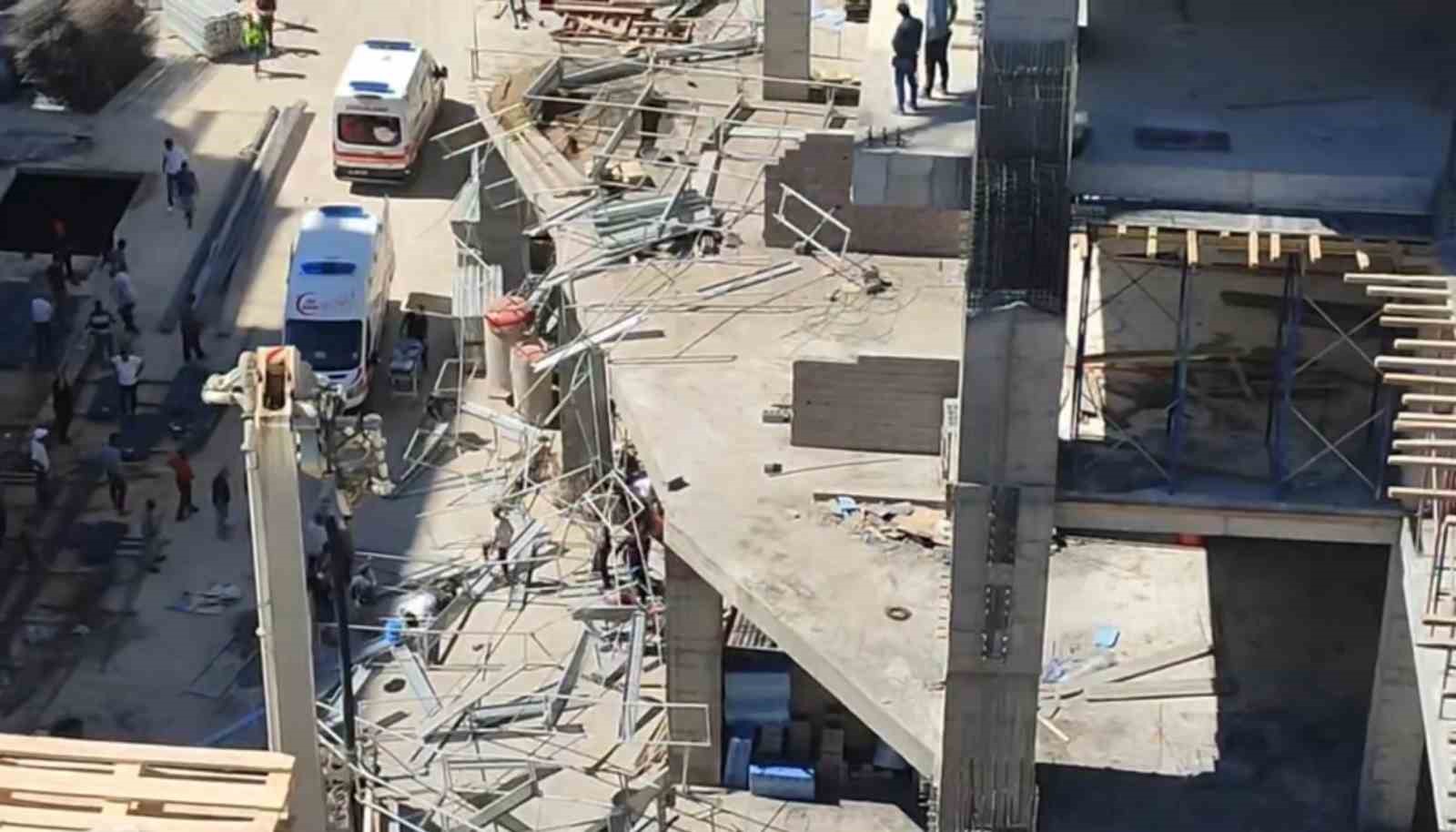Elazığ’da inşaatın iskelesi çöktü: 2 işçi yaralandı 