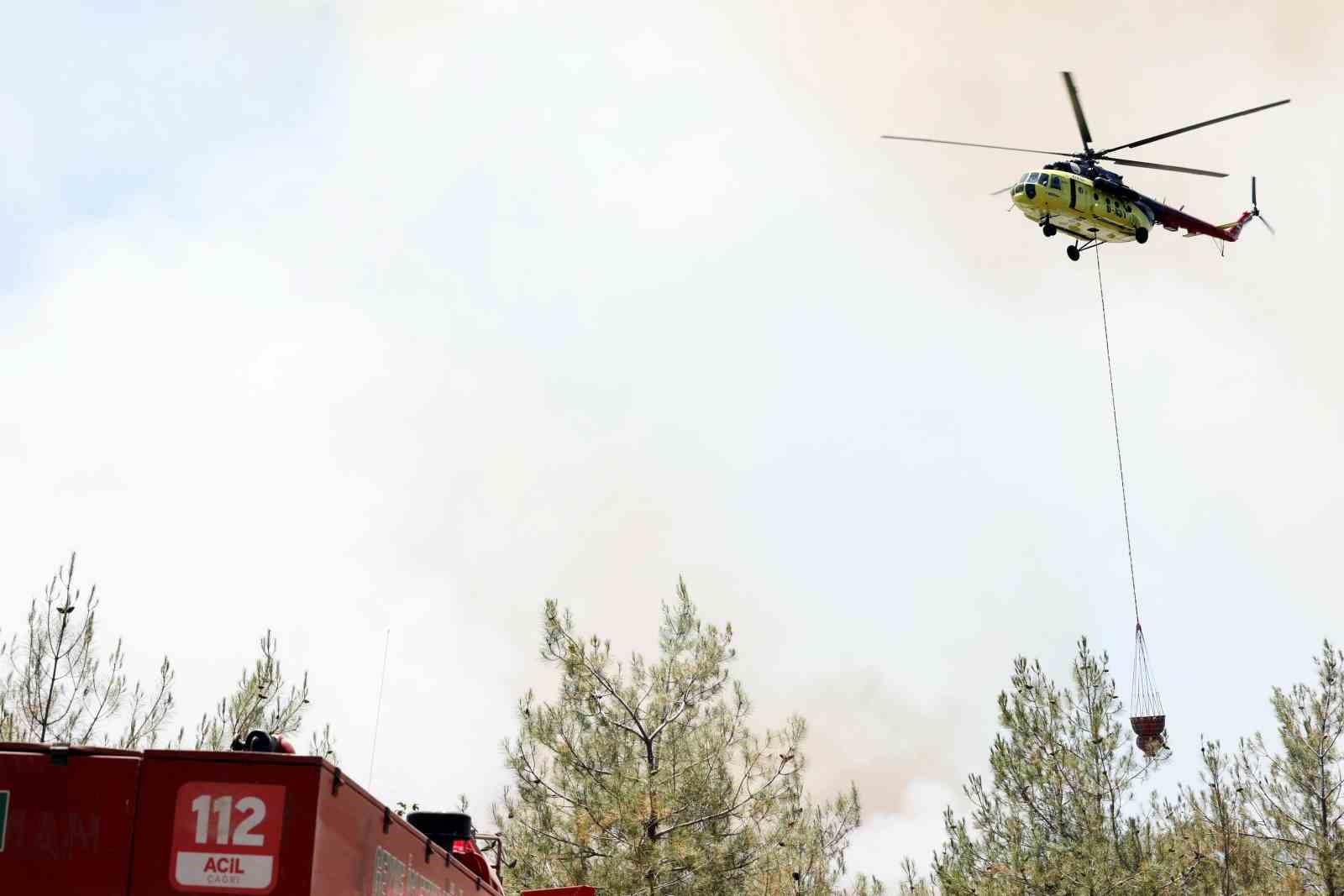 Sakarya’daki orman yangınına 700 personel, 200 araç ve 11 helikopter müdahale ediyor 