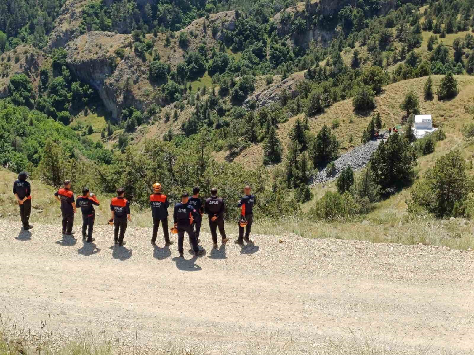 Göçüğün yaşandığı taş ocağından ilk görüntüler 
