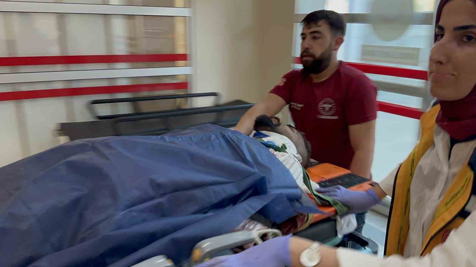 Aracında silahlı saldırıya uğradı: 1 ağır yaralı 