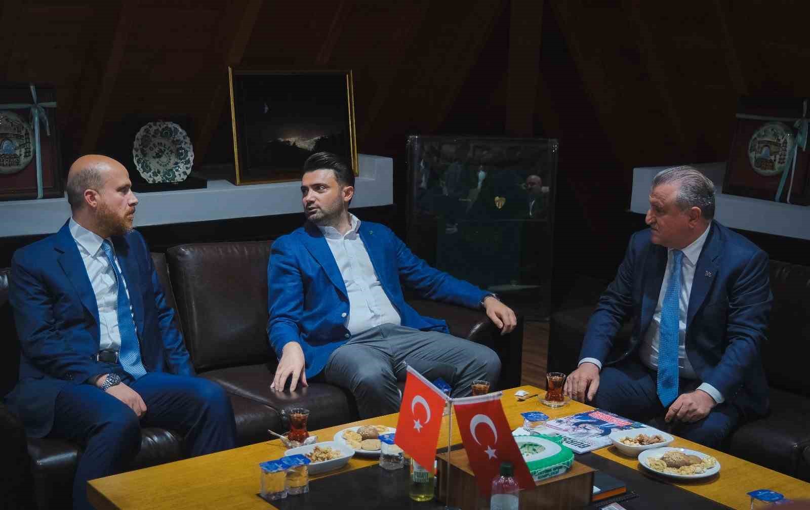 Bakan Osman Aşkın Bak ve Bilal Erdoğan’dan Bursaspor’a ziyaret 
