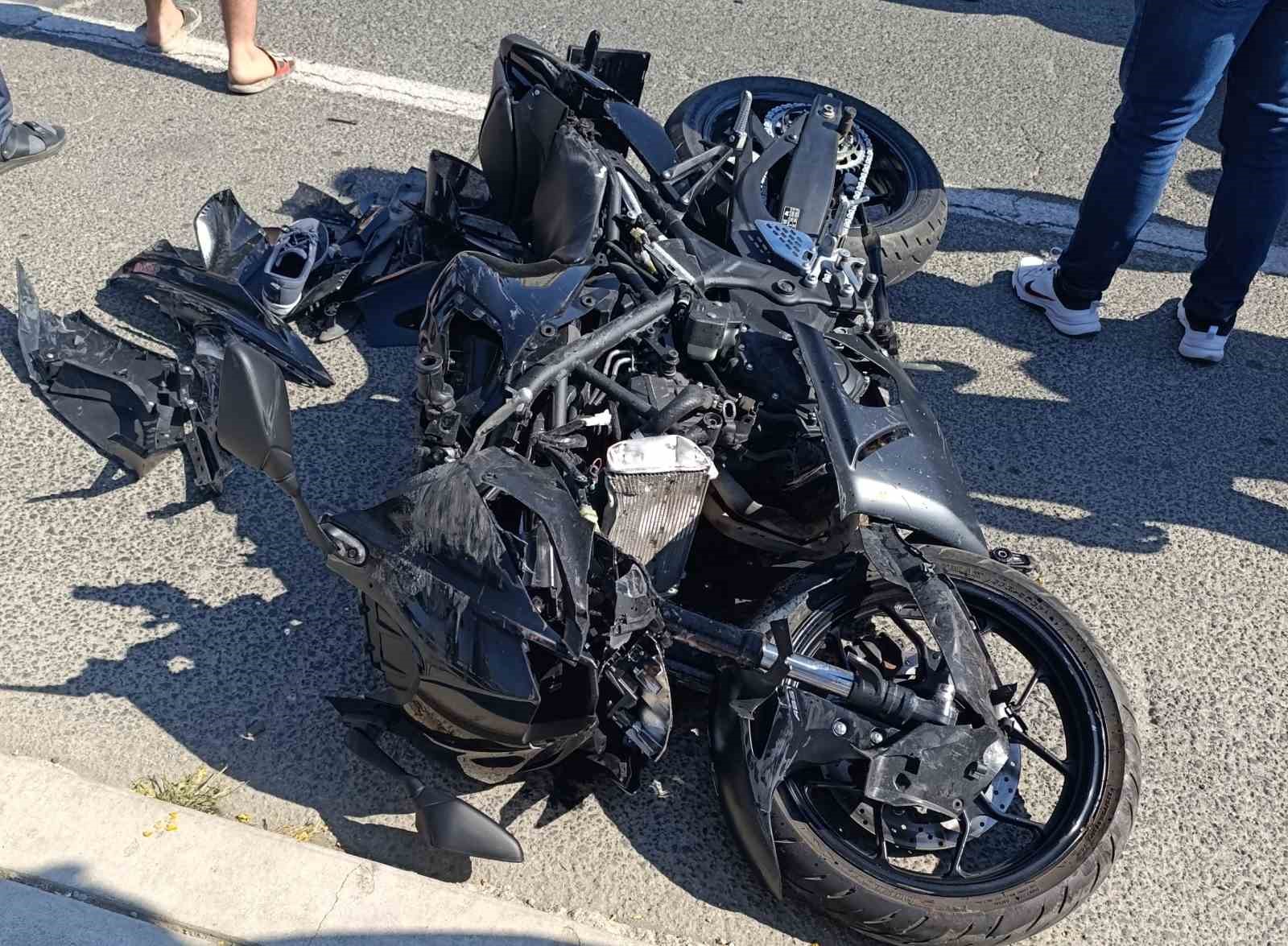 Ordu’da motosiklet ile otomobil çarpıştı: 1’i çocuk 2 yaralı 