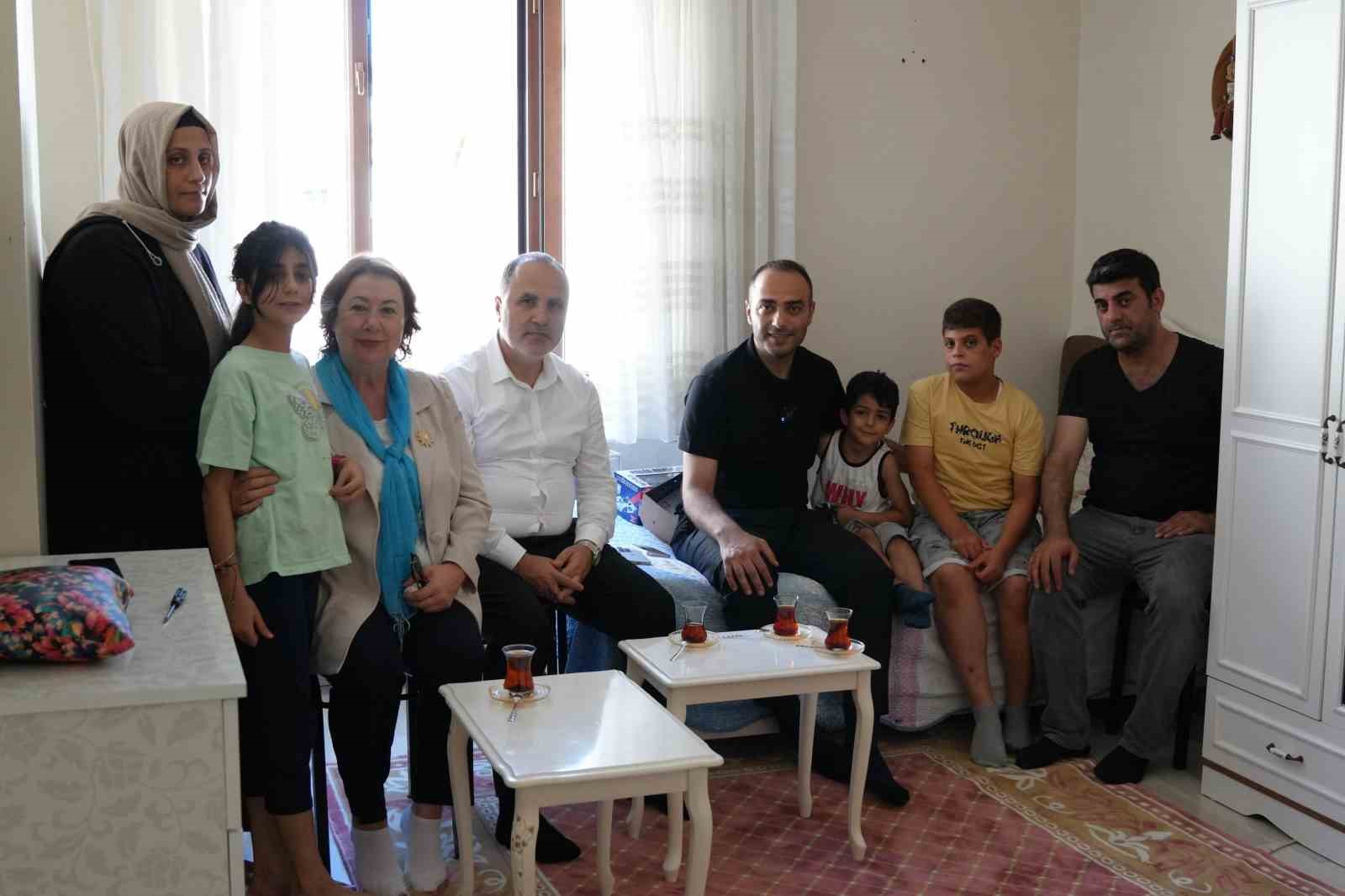 Şiddet mağduru özel çocuğa, Başkan Vekili Karadeniz’den destek ziyareti 