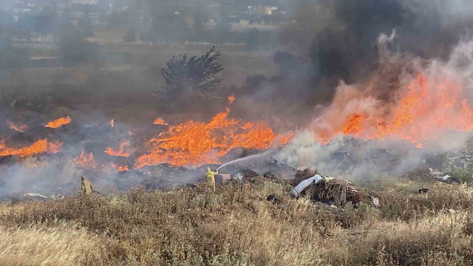 Çanakkale’de korkutan yangın 