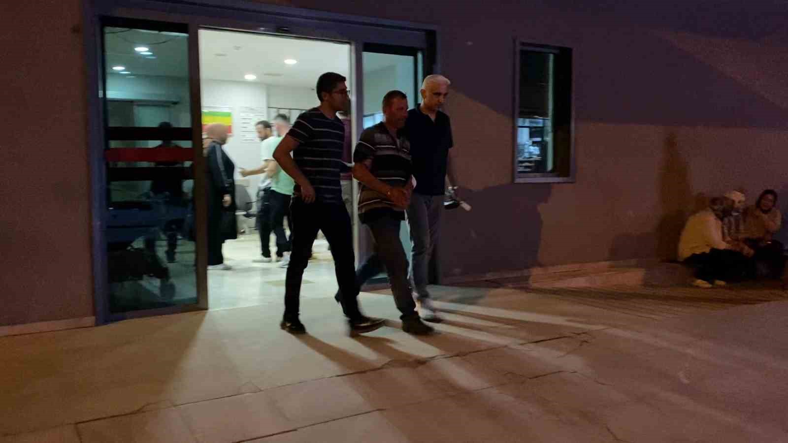 Engelli genci boynundan bıçakladı 