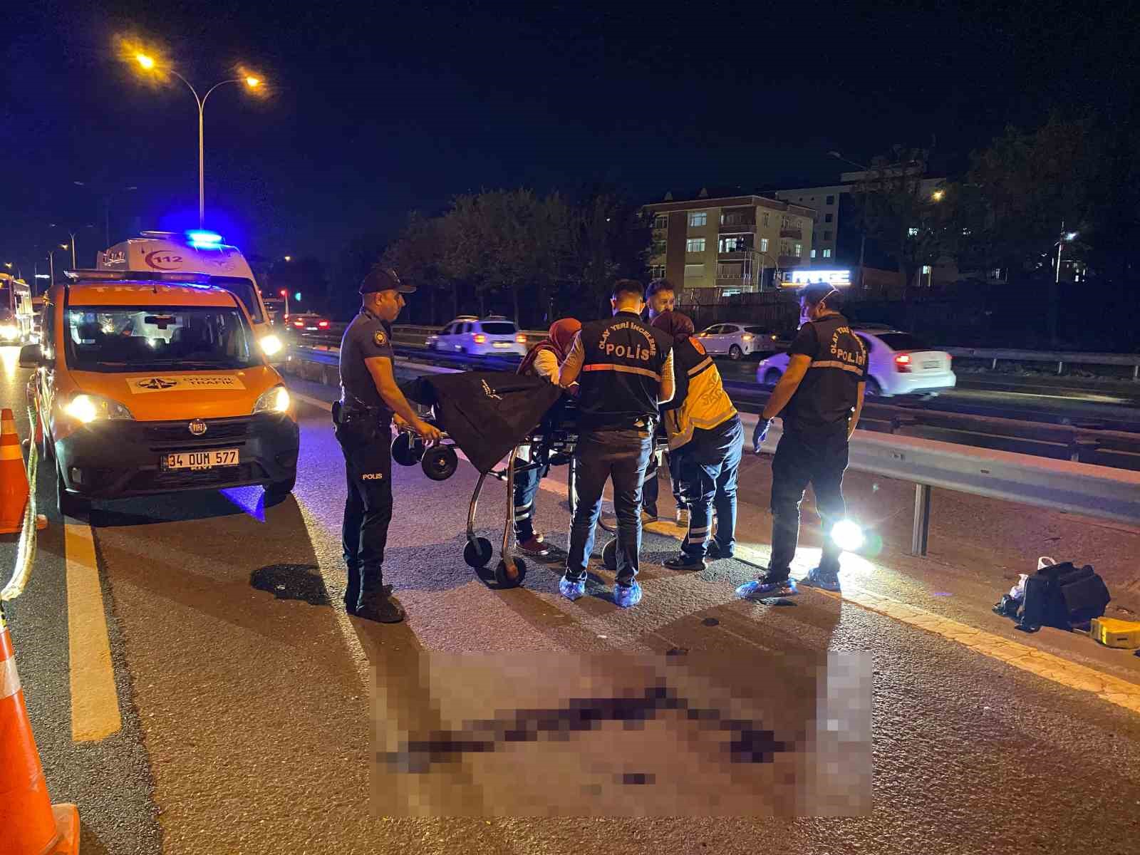 Otoyoldan karşıya geçerken otomobilin çarptığı bir kişi hayatını kaybetti 