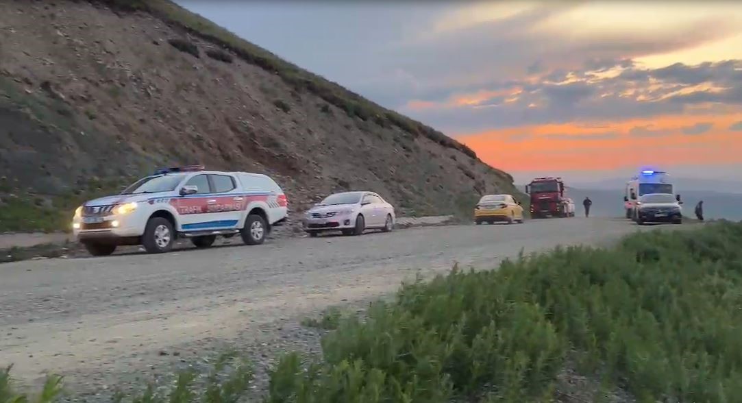 Kontrolden çıkan otomobil uçuruma yuvarlandı: 2 yaralı 