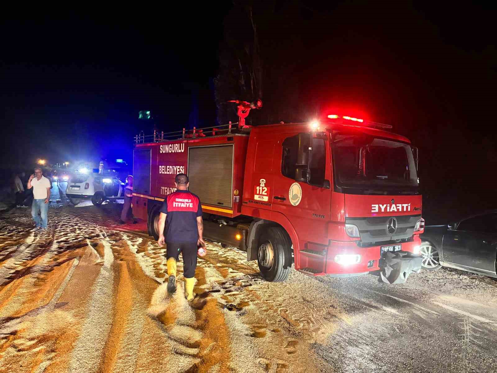Traktör römorkuna çarpan cip hurdaya döndü: 2’si ağır 6 yaralı 