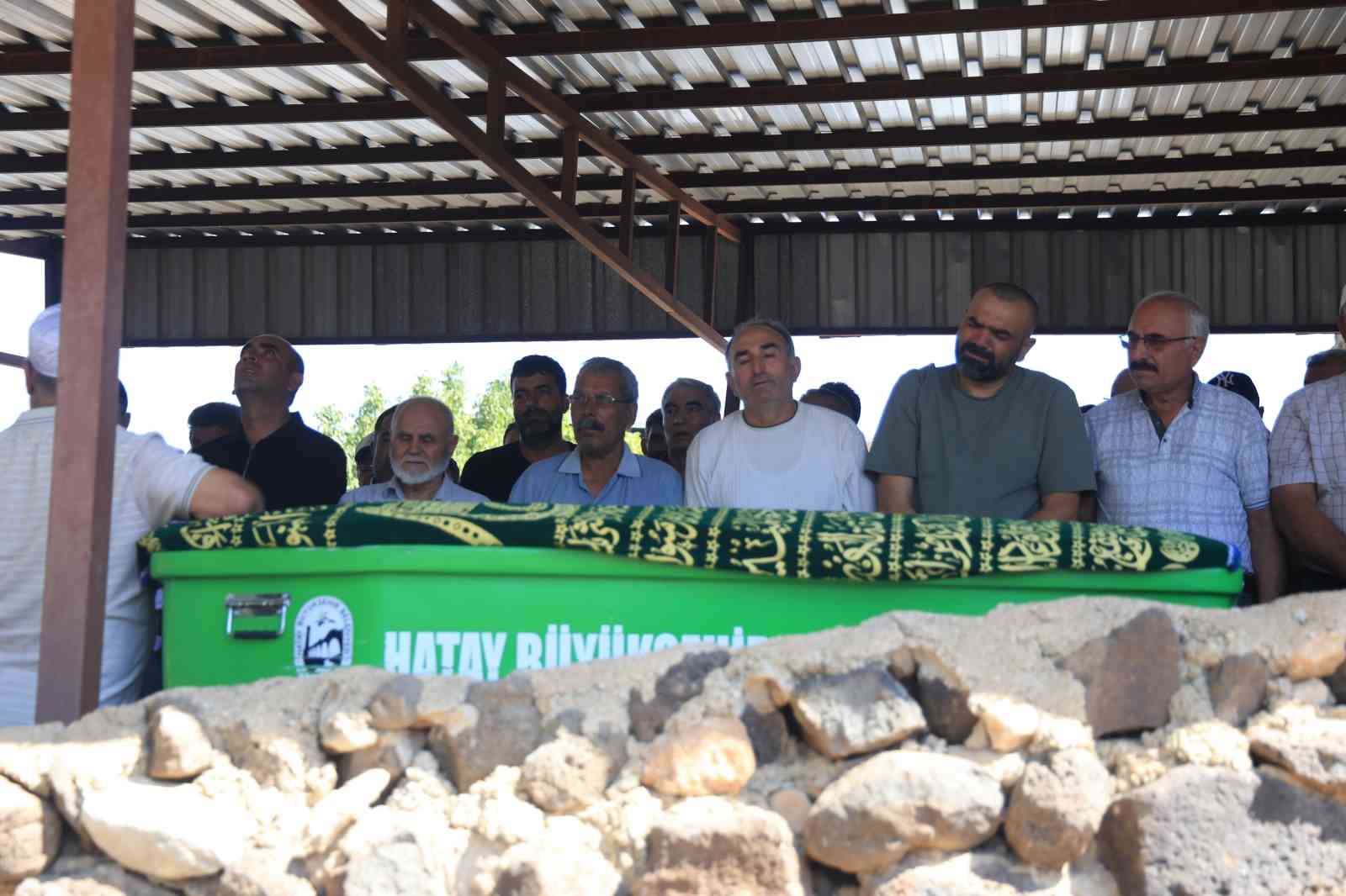 Ablasının düğünü için memleketine gelen 22 yaşındaki genç kalp krizi geçirerek öldü 