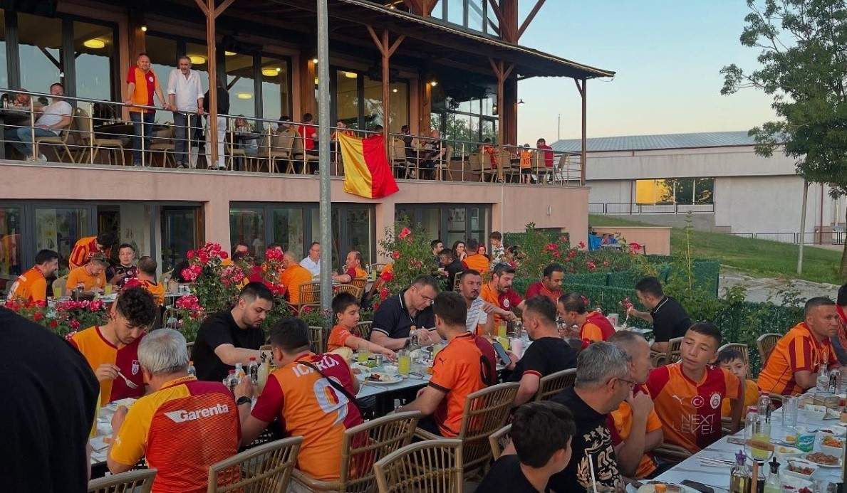 Tavşanlı’da Galatasaray’ın 25. lig şampiyonluğu coşkuyla kutlandı 