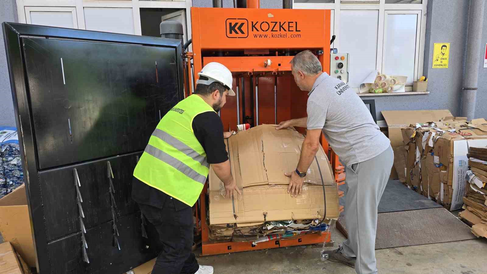 Karabük Üniversitesi’nde ilk kez atık ve geri dönüşüm sistemi kuruldu 