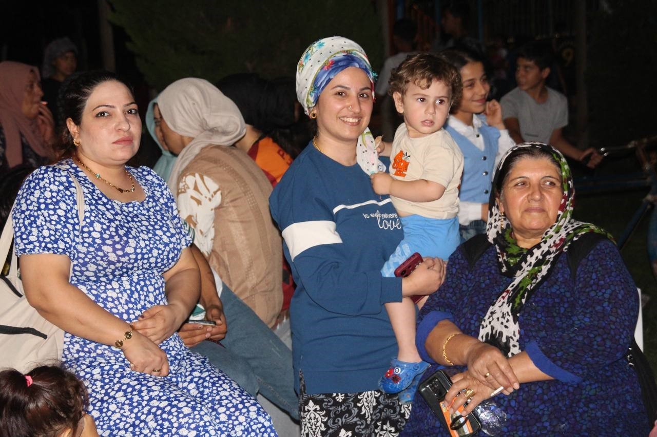 Mahalleliyi parka toplayan muhtar sürpriz yaptı 