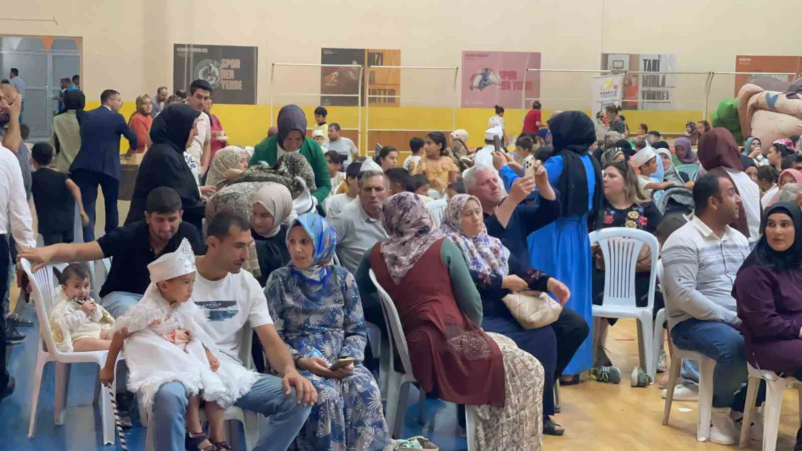 Osmaniye’de 181 çocuğa sünnet şöleni 