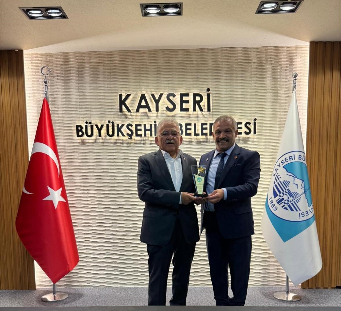 Kayseri AK-İB’i bağrına bastı 
