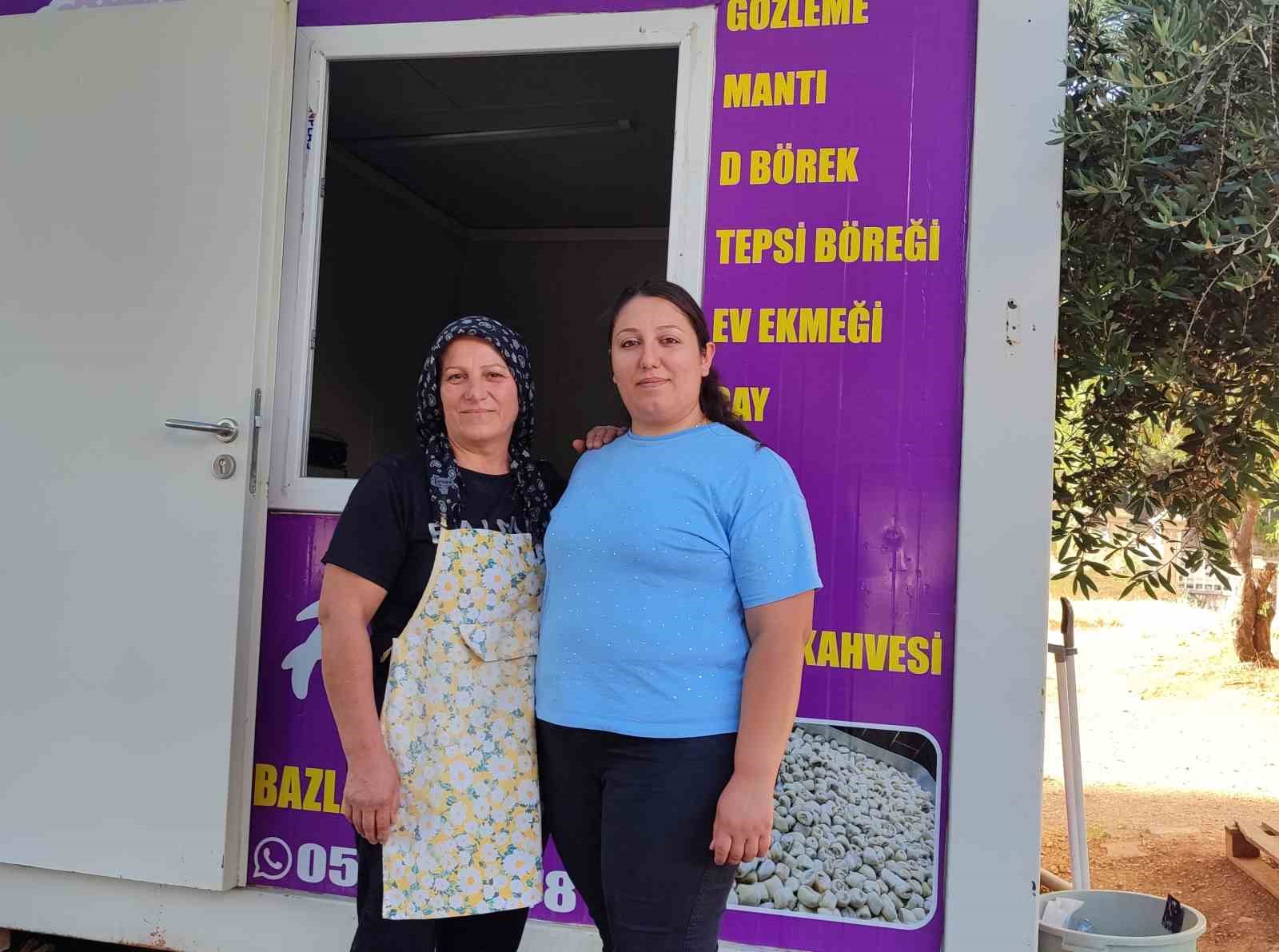 Anne kız bazlama ve gözleme yaparak hayata tutundu 