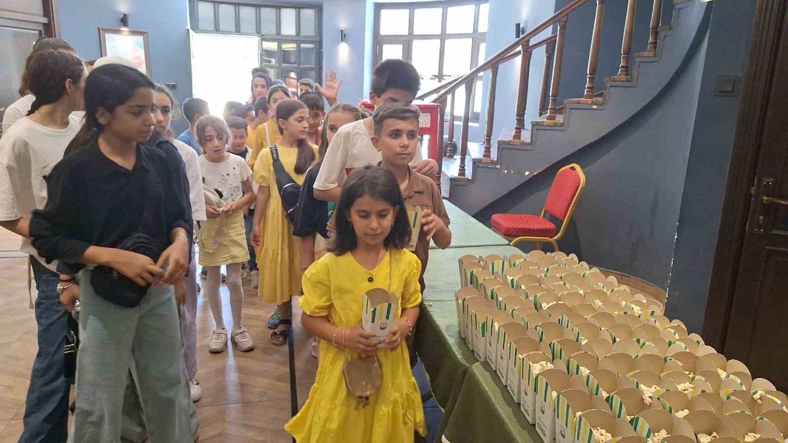 Büyükşehirden çocuklara dijital sinema keyfi 