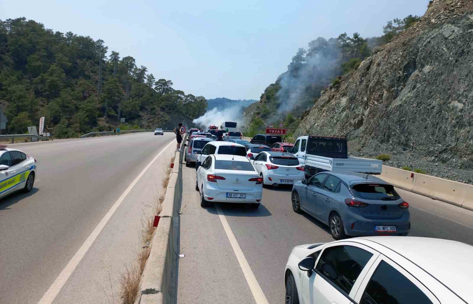 Fethiye’de araç yangını 