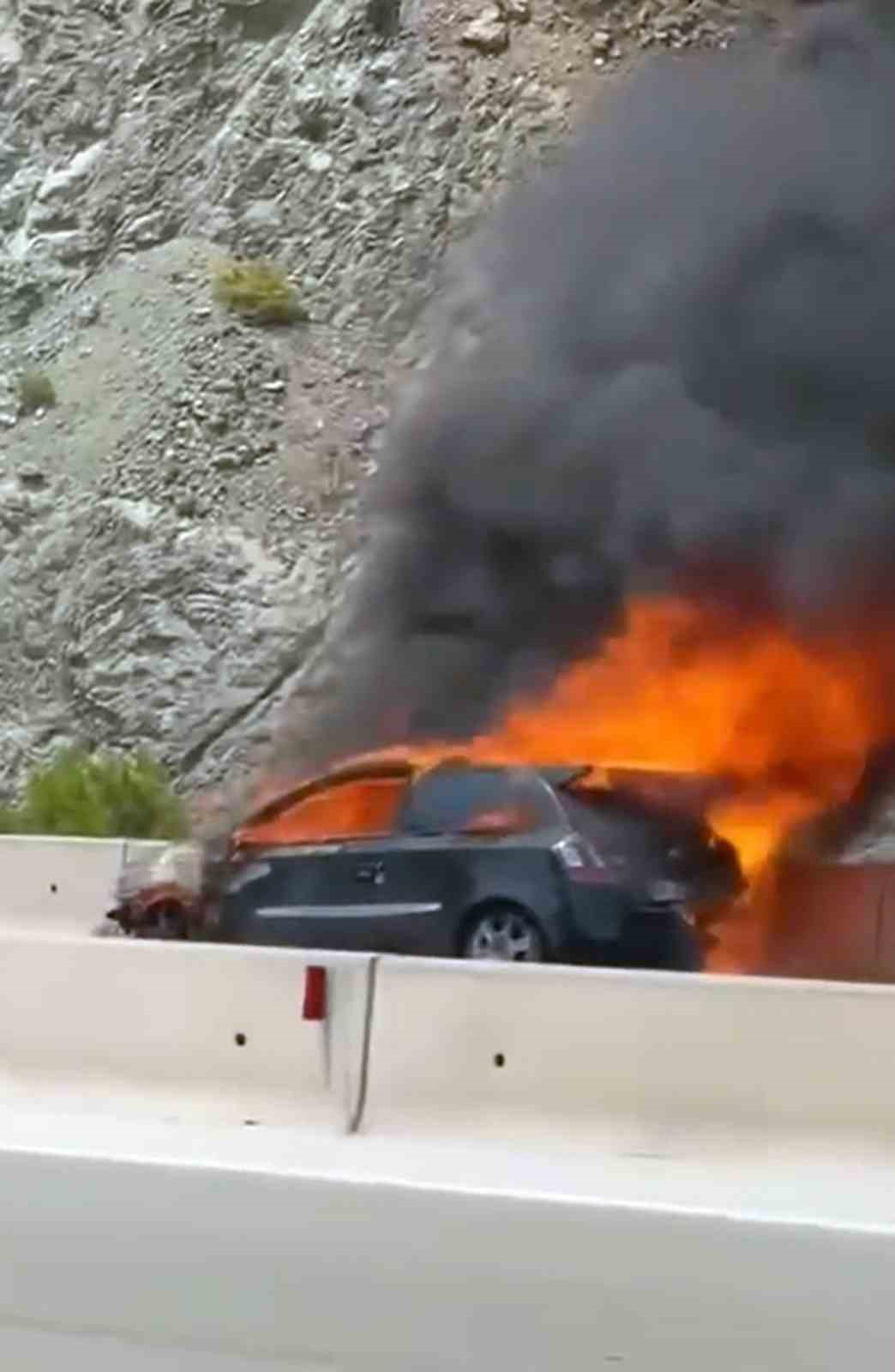 Fethiye’de araç yangını 