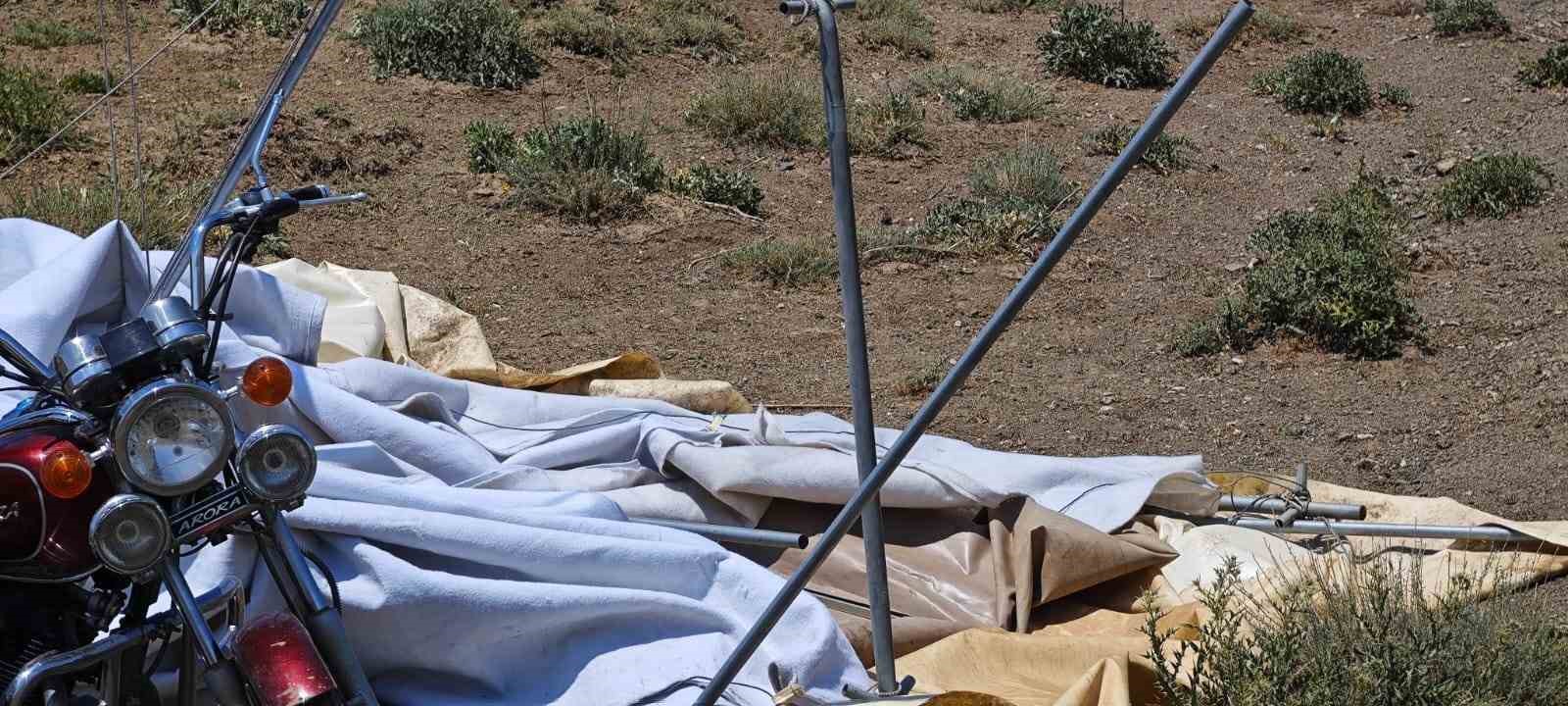 Şırnak’ta yaylada kalanların çadırlarını fırtına vurdu: 3 yaralı 