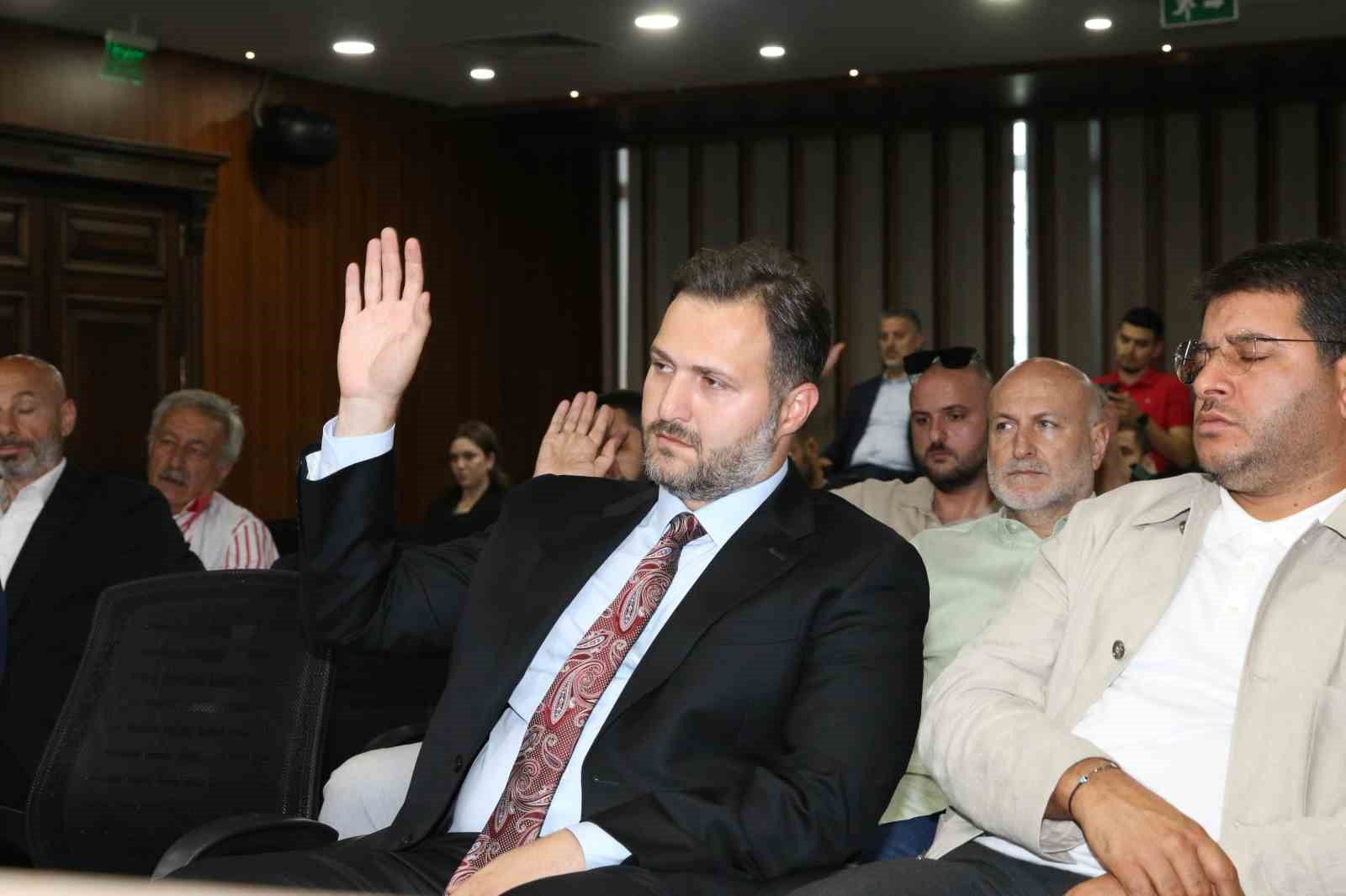Ümraniyespor’da Ömür Aydın yeniden başkan 