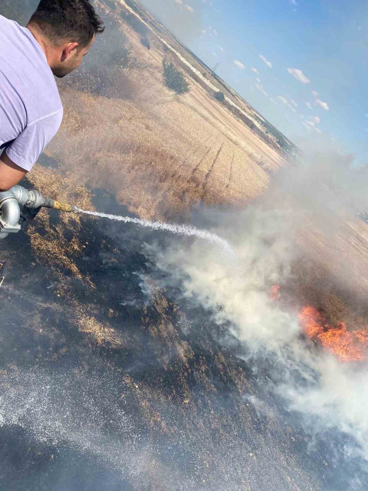Edirne’de buğday tarlaları alev alev yandı 