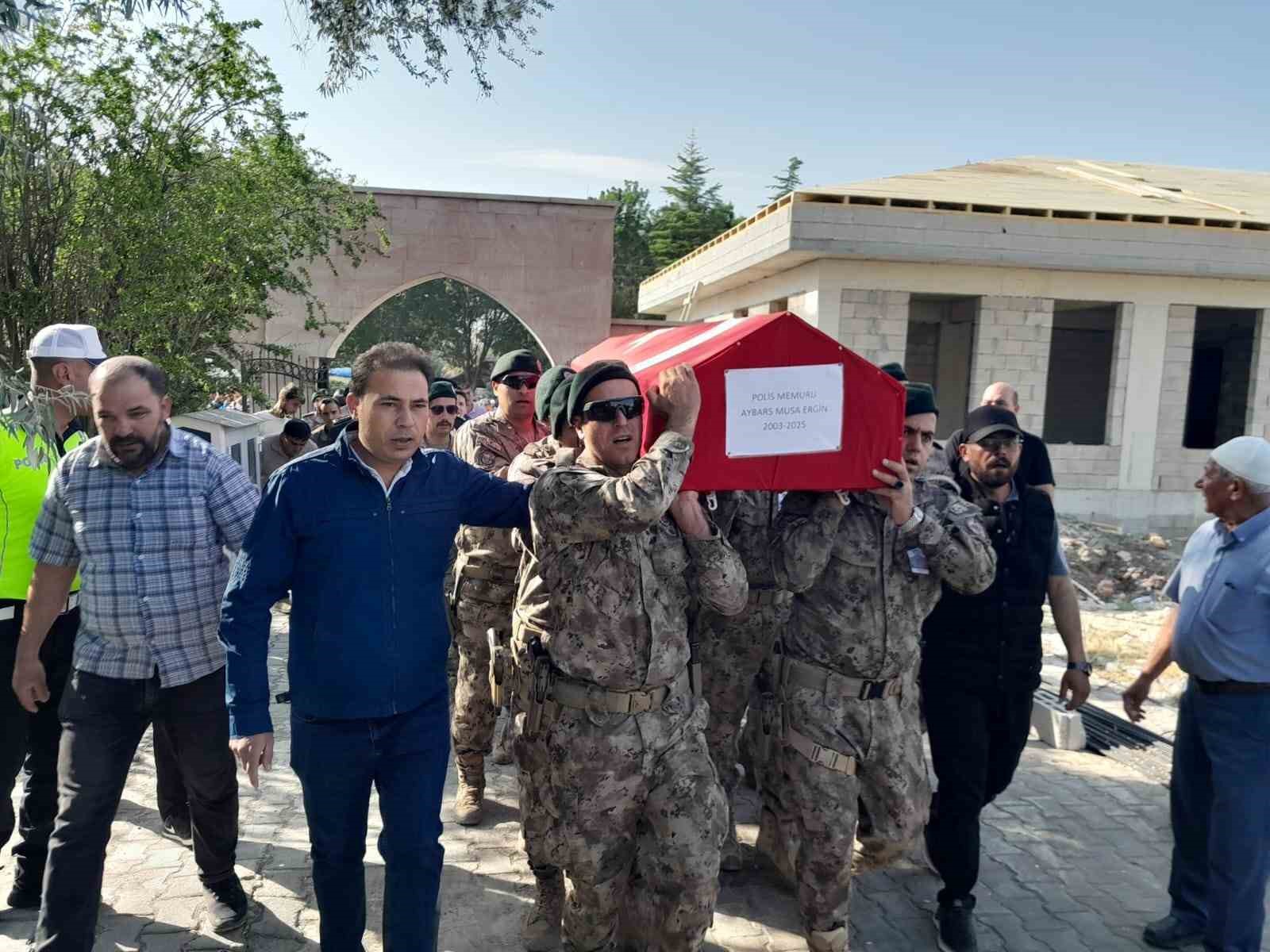 Kazada hayatını kaybeden özel harekat kursiyeri Konya’da toprağa verildi 