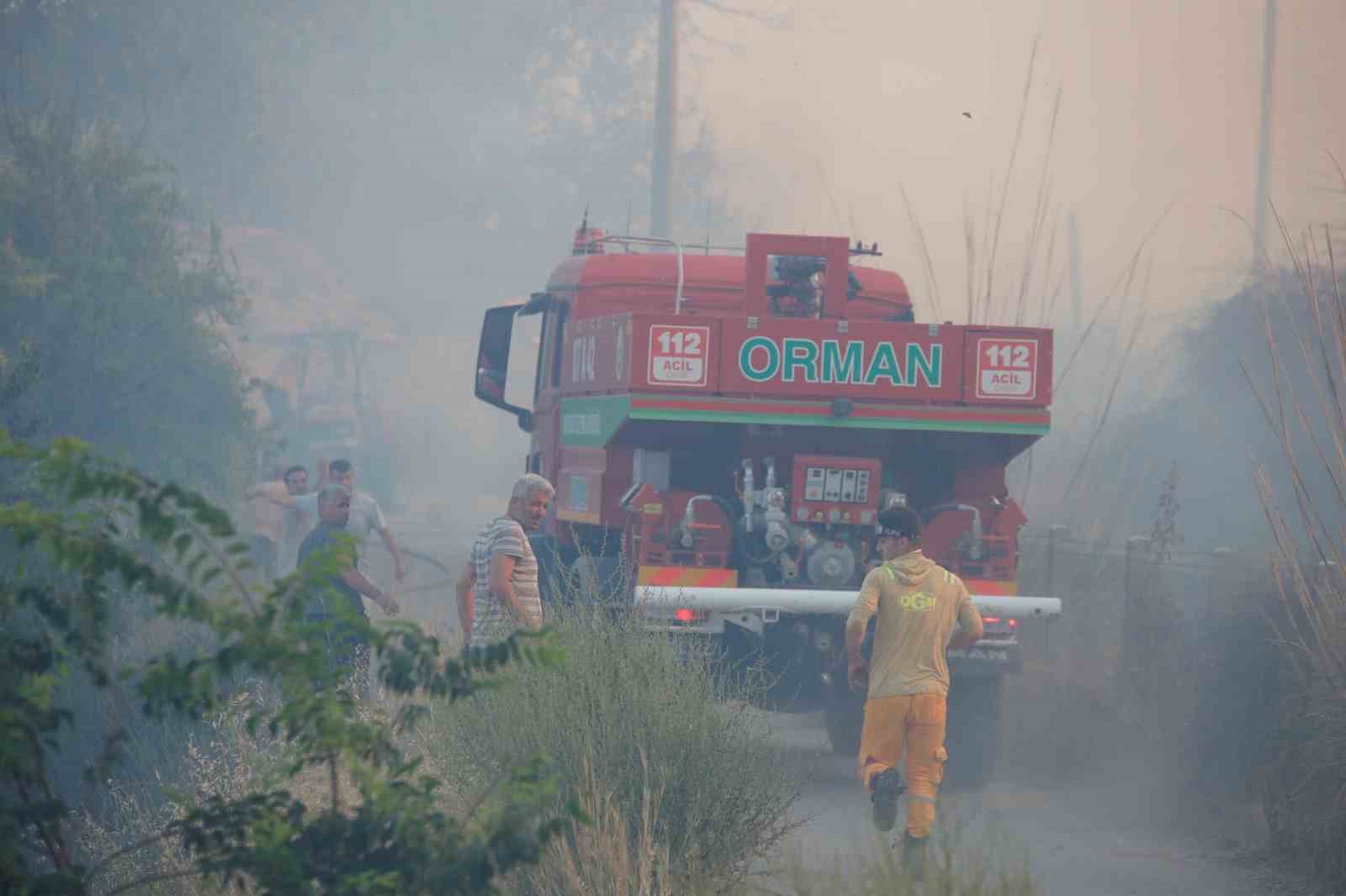 Antalya’da iki noktada çıkan orman yangını kontrol altına alındı 