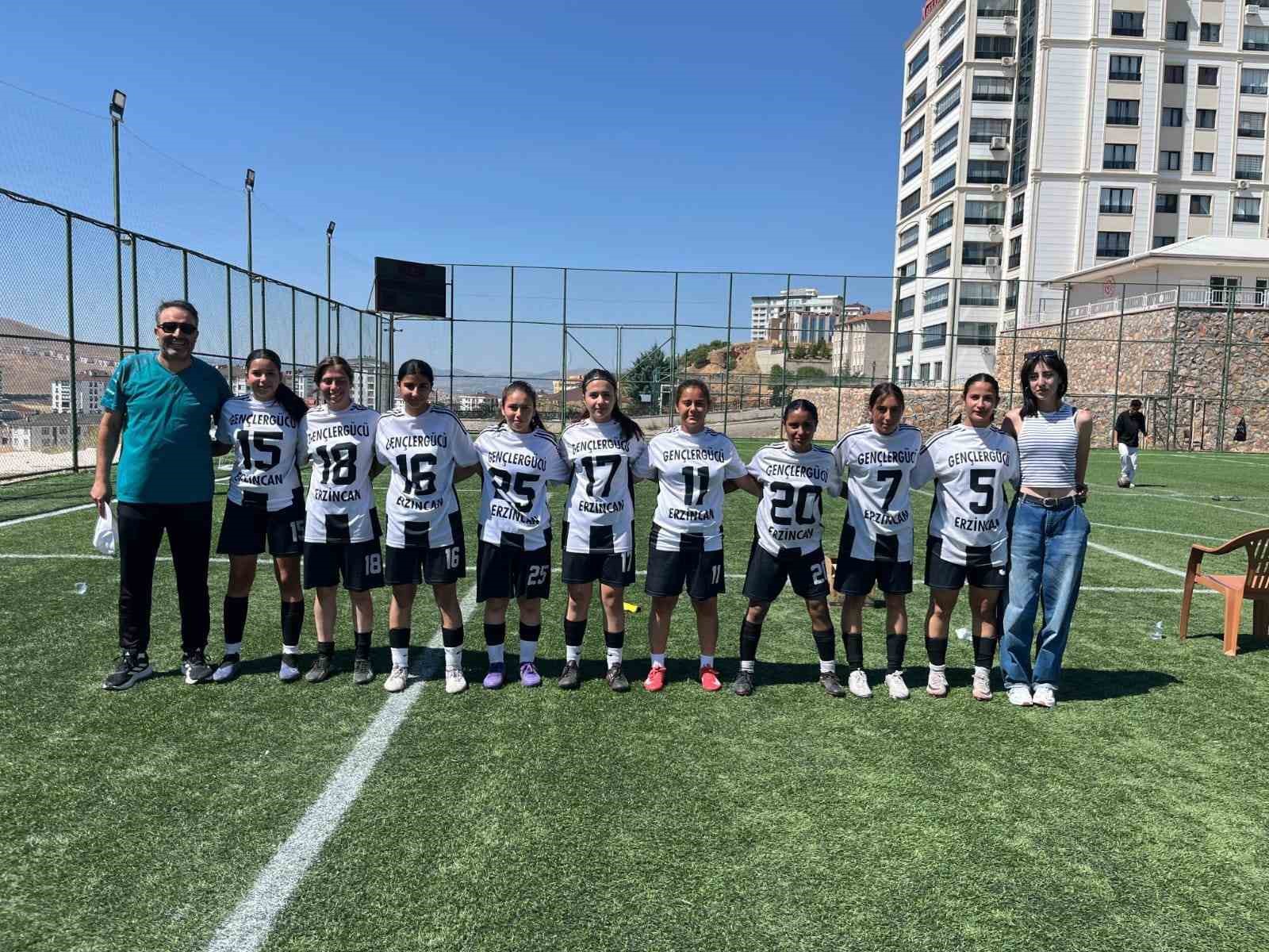 Erzincan’ın kızları şampiyon 