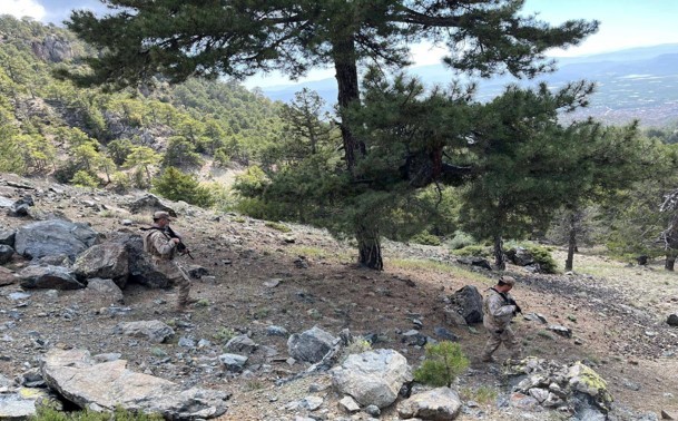 Burdur’da jandarmadan ormanlık alanlarda yangın nöbeti 