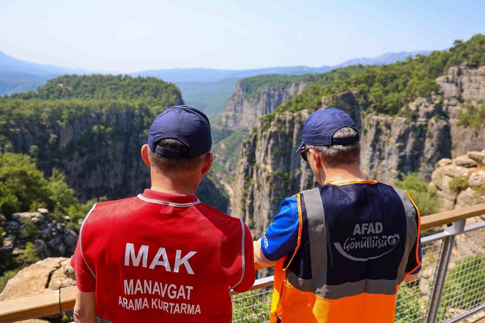 Manavgat’ta afet bilinci ve gönüllülük için doğa yürüyüşü 