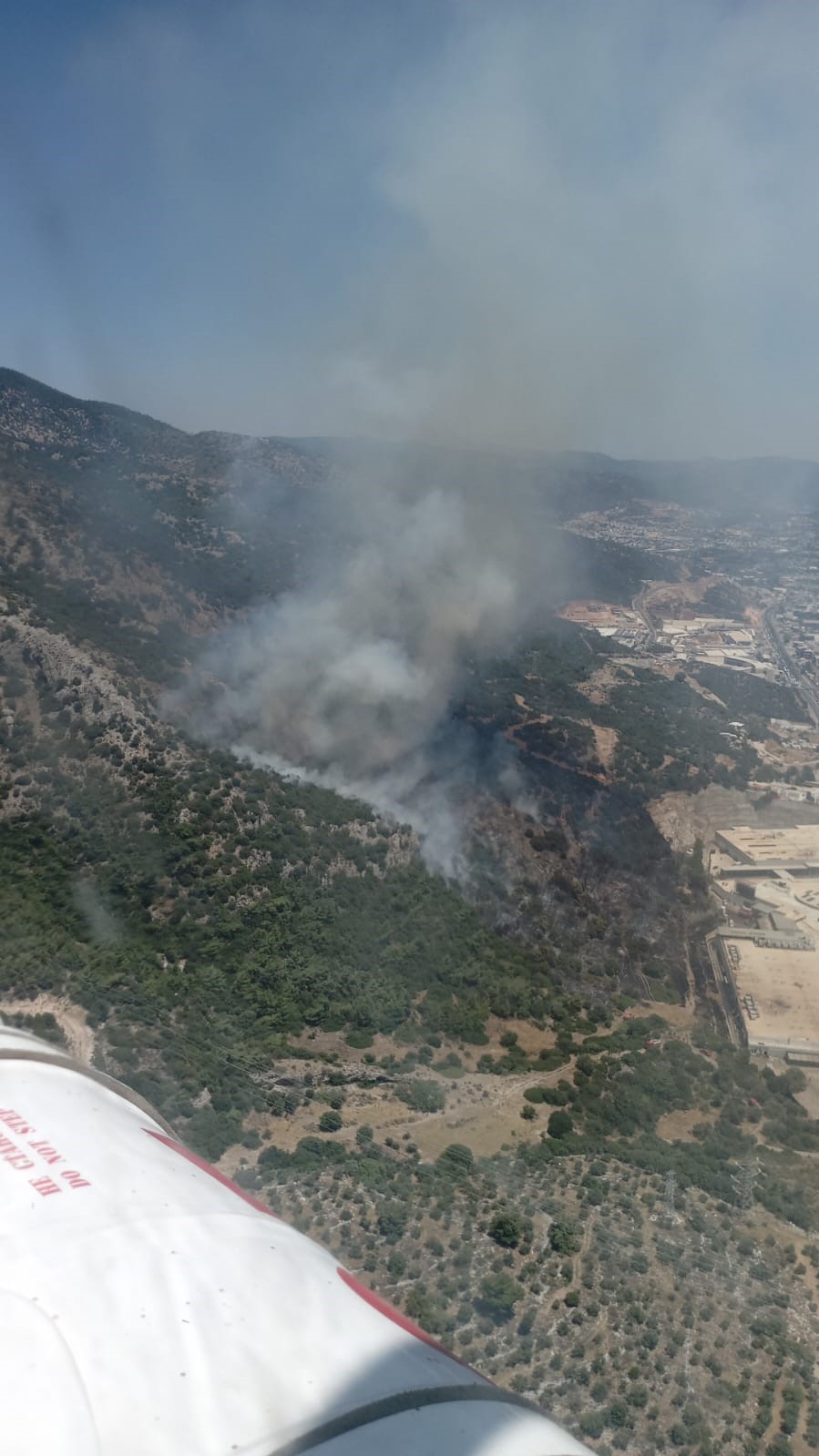 Bodrum’daki yangında alışveriş merkezi tahliye edildi 