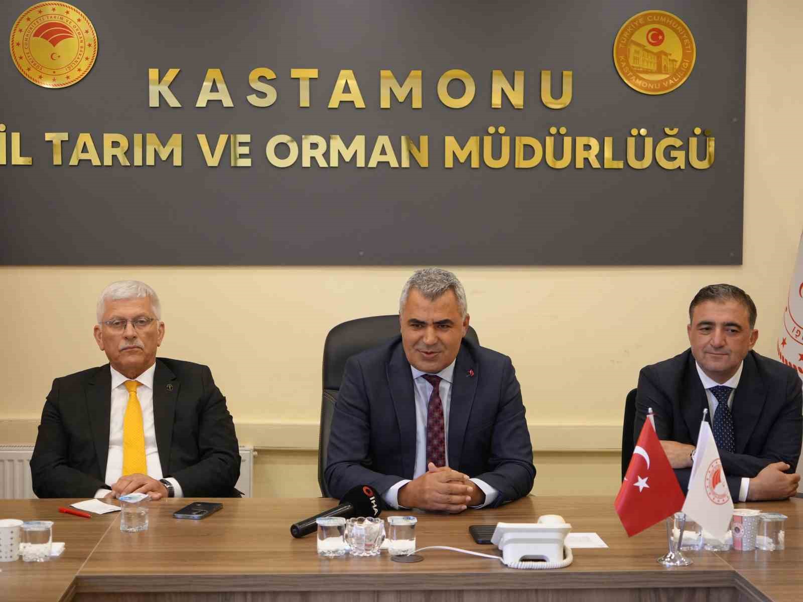 Ali Eroğlu: ’Veteriner hekimler, arzu edilen seviyede olmalılar’ 
