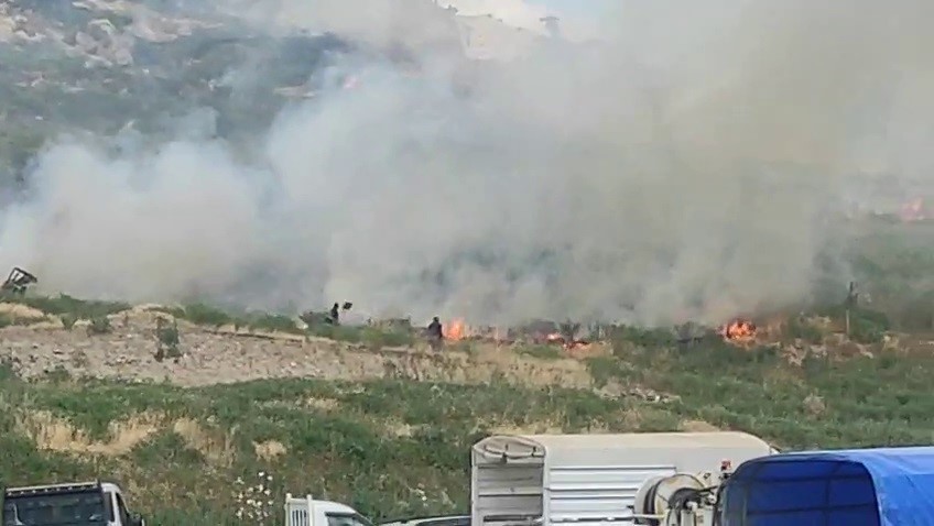 Otluk arazide çıkan yangında Anadolu’nun El-Hamra’sı duman altında kaldı 