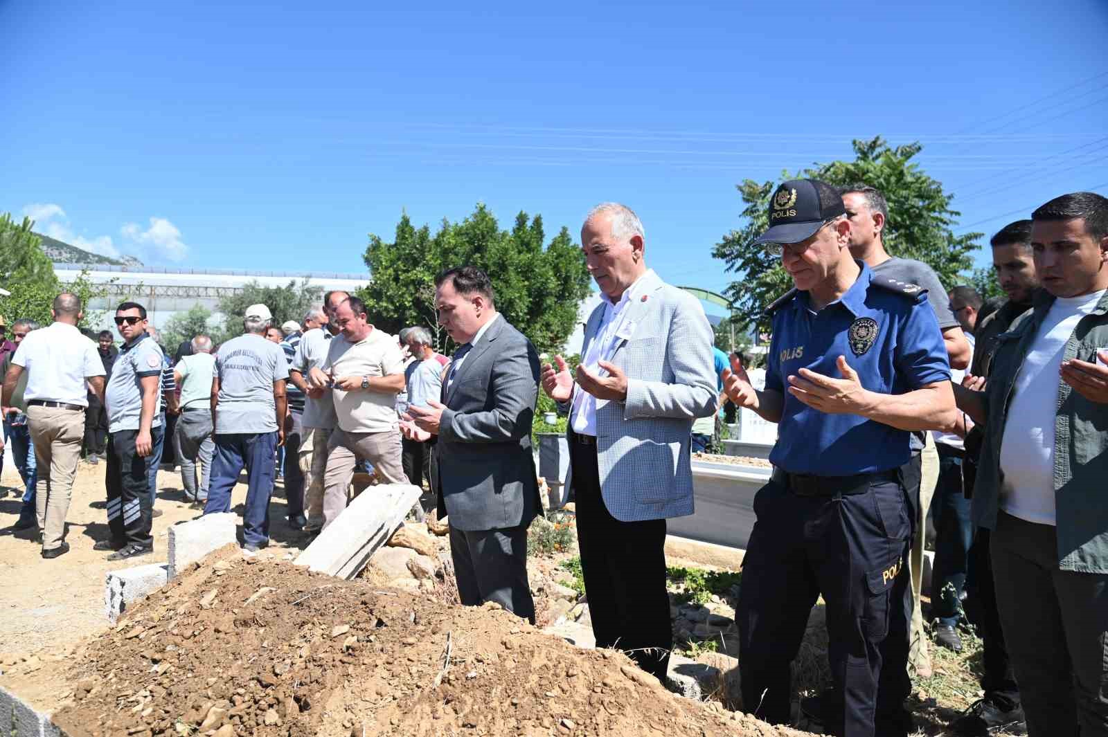 Alkollü sürücünün ölümüne neden olduğu temizlik personeli toprağa verildi 