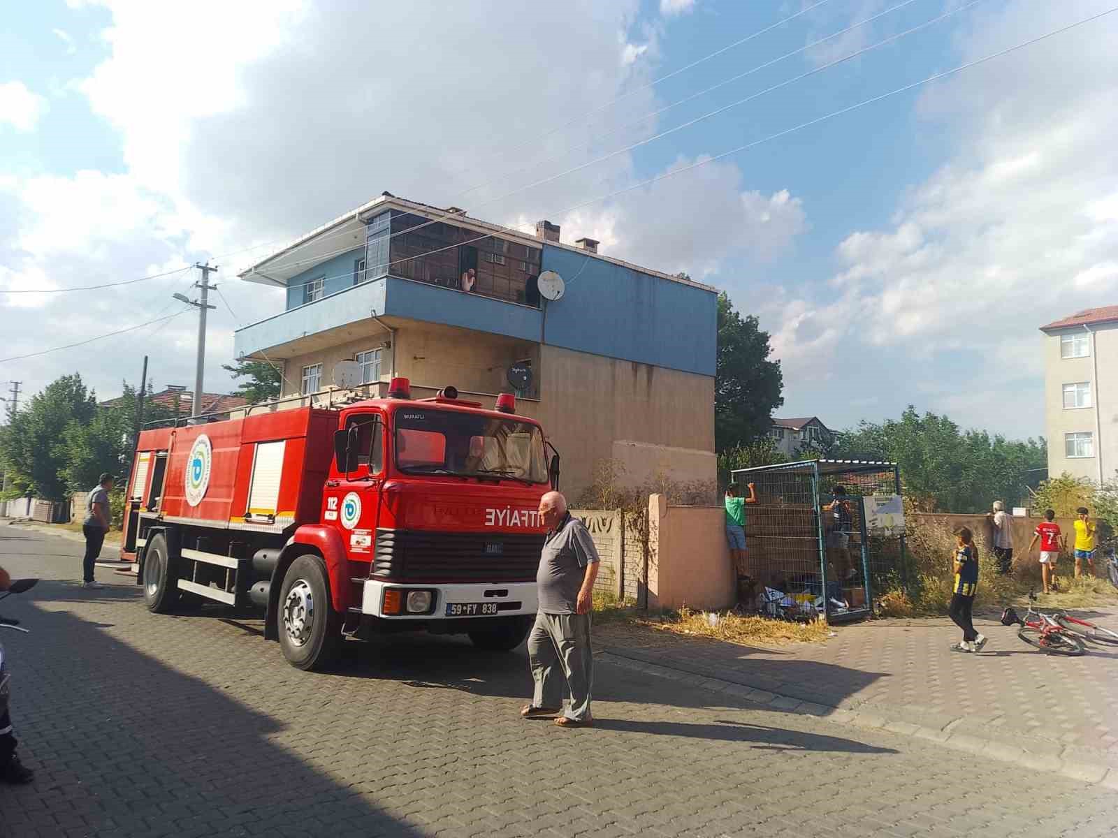 Muratlı’da boş arsada yangın paniği 