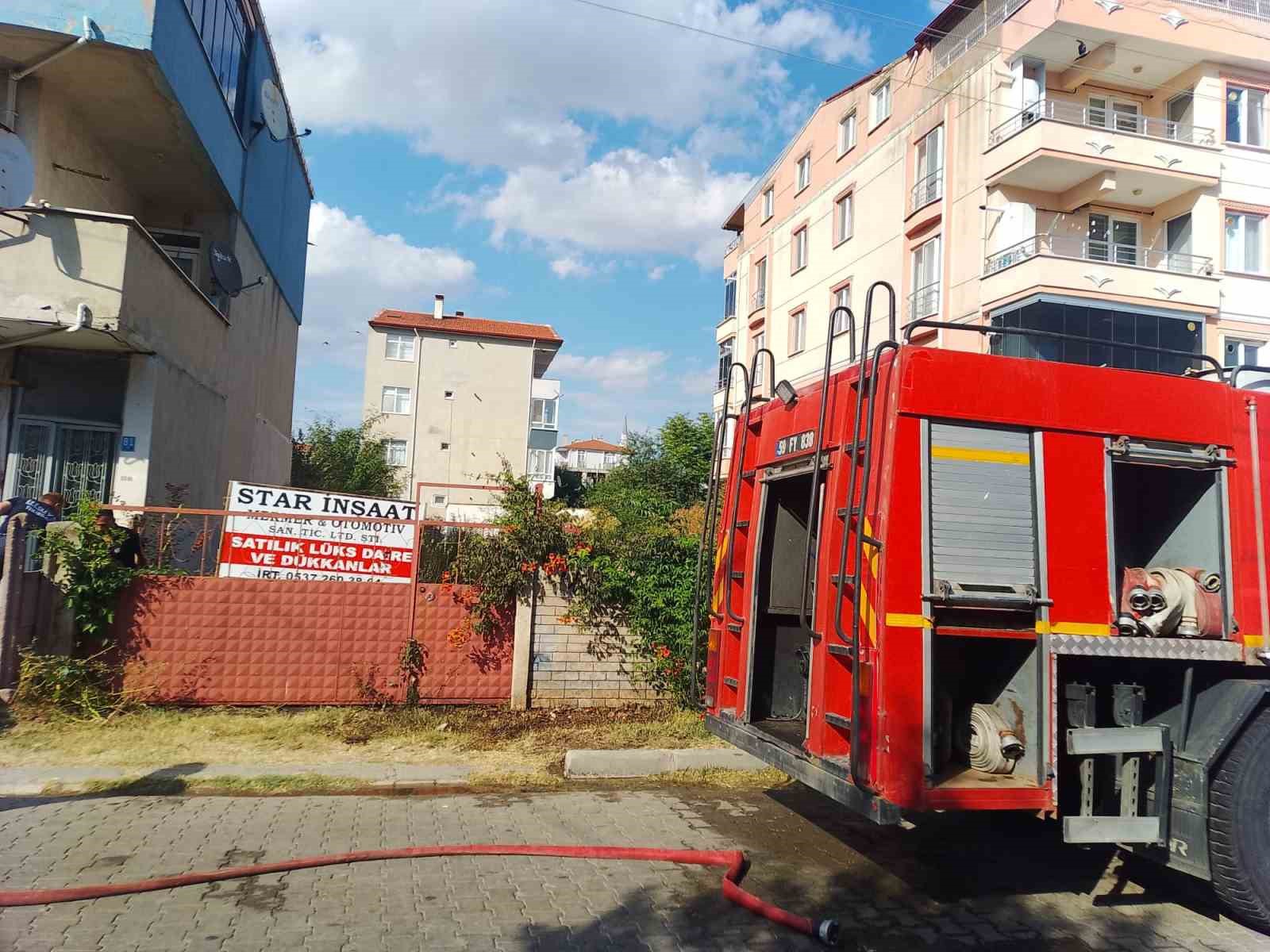 Muratlı’da boş arsada yangın paniği 