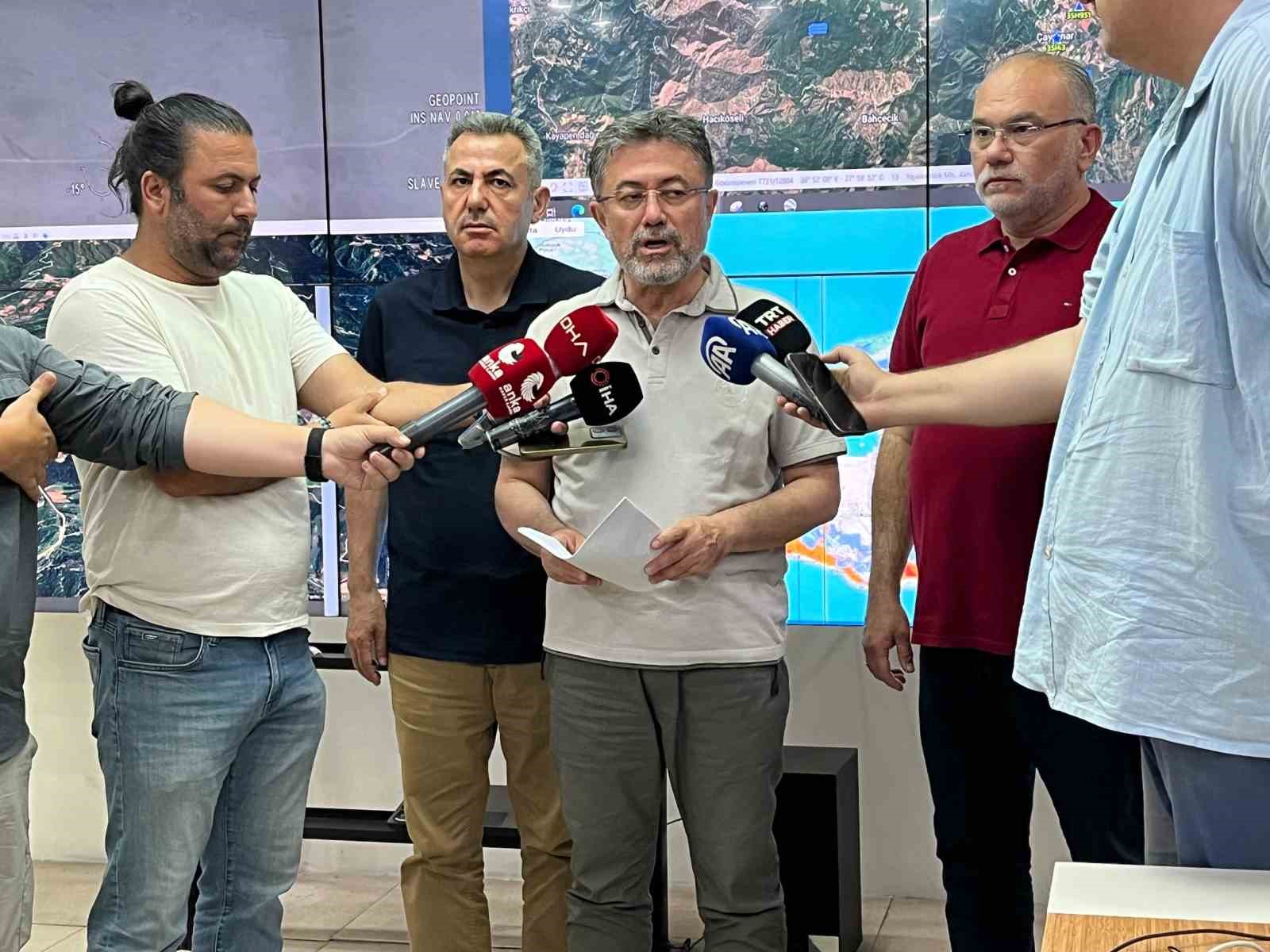 İzmir’de 5 köy ve 2 mahalle tedbiren boşaltıldı 