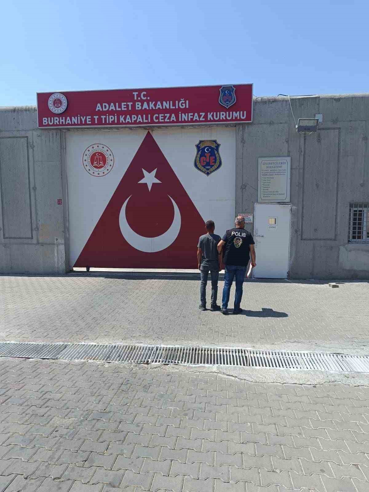 Balıkesir’de hapis cezası olan 18 kişi tutuklandı 