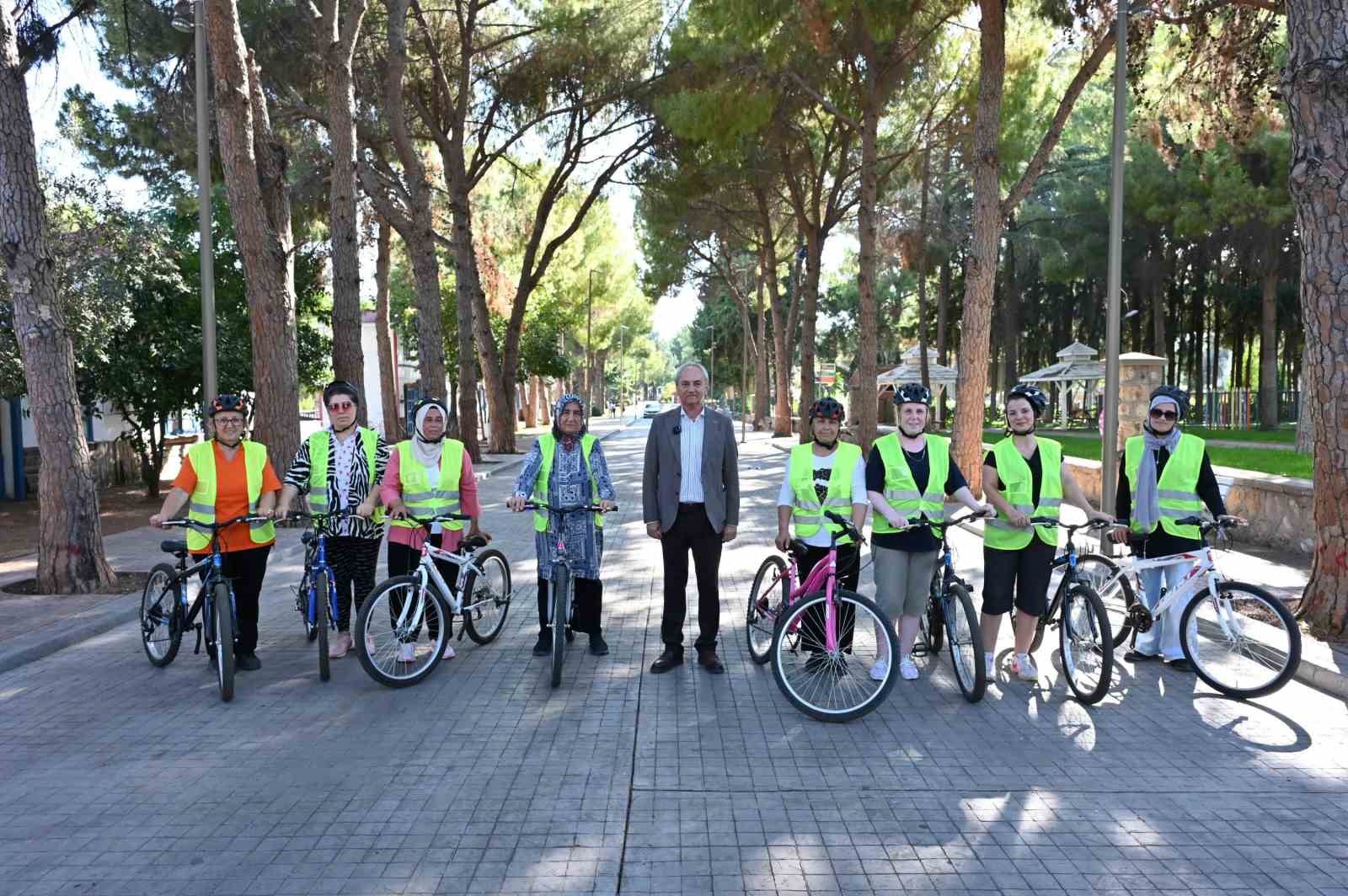 Kocagöz’den bisiklet eğitiminde kadınlara destek