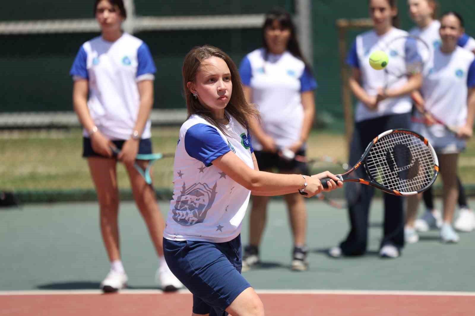 Büyükşehir Yaz Spor Okulları’nda eğitimler başladı 